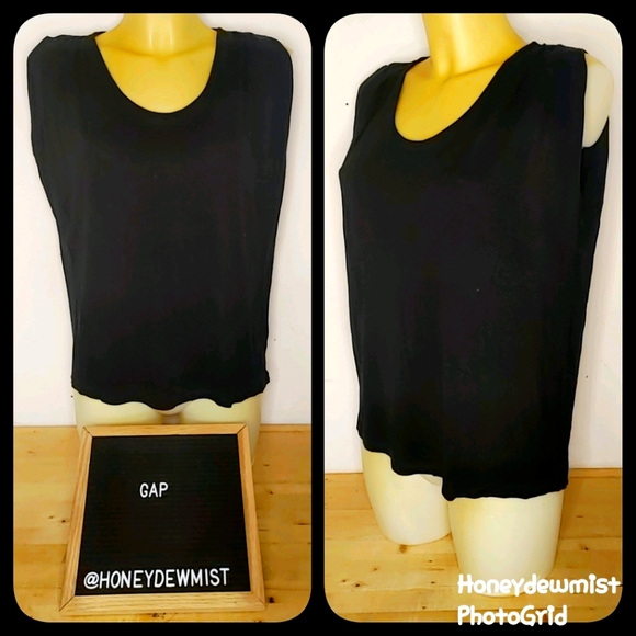 GAP Tops - 🌹5/25🌹GAP Black Scrunch Sleeveless Shirt